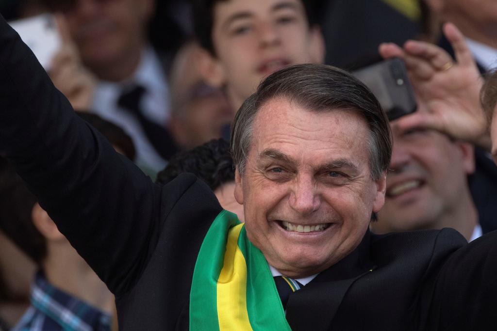 Operan con éxito a Bolsonaro