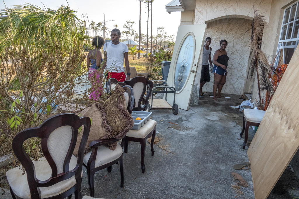 Algunos desean quedarse en la ciudad de Bahamas pese a devastación