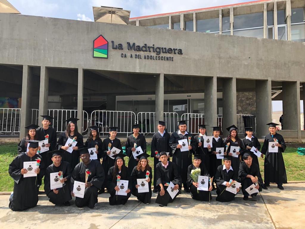 Se gradúan 24 jóvenes de La Madriguera, Casa del Adolescente