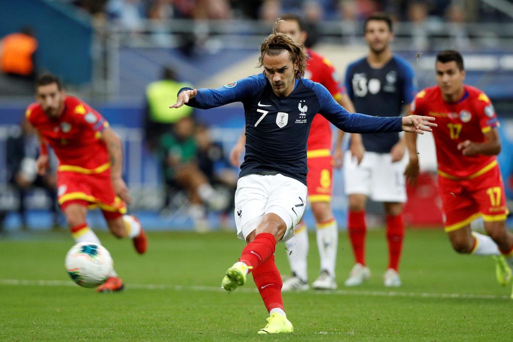Francia gana a pesar del penal fallado de Griezmann