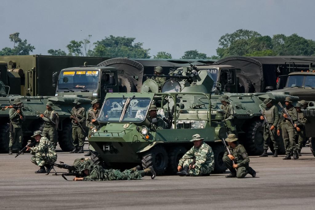 Realizan ejercicio militar en la frontera entre Venezuela y Colombia