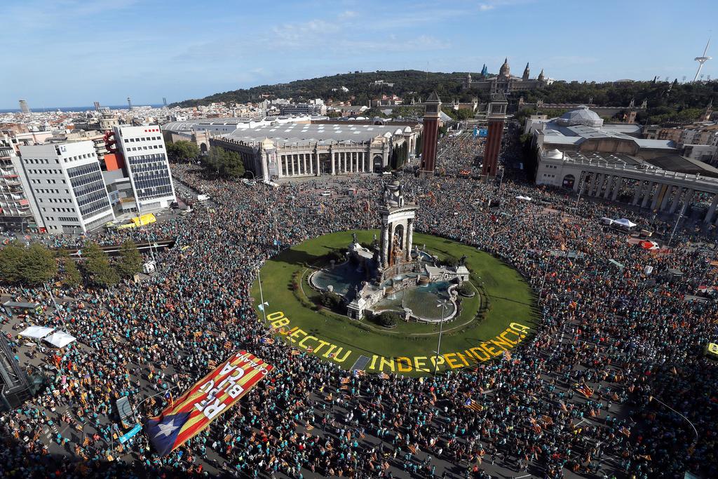 Protesta masiva por independencia de Cataluña en Barcelona