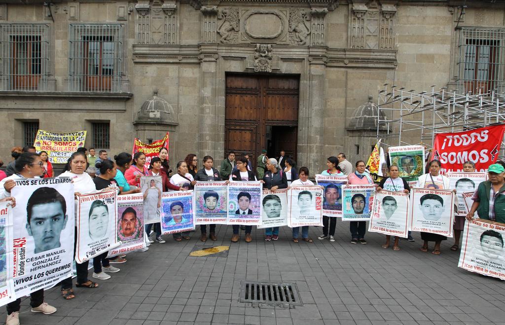 Presenta Encinas avances de Comisión para Ayotzinapa