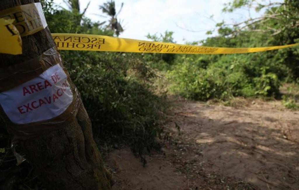 Sacan 119 bolsas con restos humanos de fosa clandestina de Zapopan