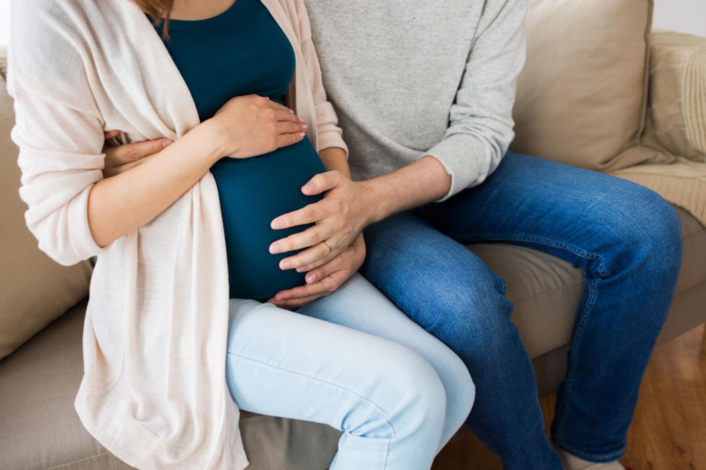 Mujeres embarazadas y con esclerosis múltiple no tienen más riesgo que otras