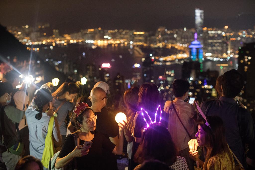 Celebra Hong Kong festival de Medio Otoño con nuevas marchas