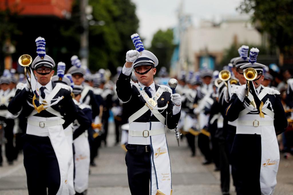 Festeja Guatemala 198 años de independencia con desfiles, percusiones y baile