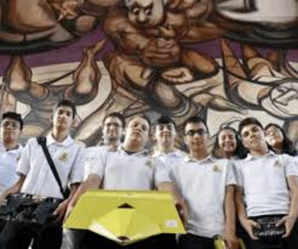 Obtienen preseas alumnos de Chihuahua en la 'Guerra de Robots 2019'