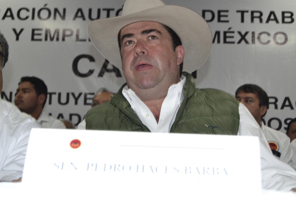 Pedro Haces realizó millonarios contratos irregulares con Javier Duarte