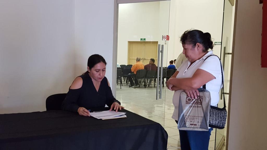 Personal del Consulado de EU atienden a 80 personas en Ciudad Acuña
