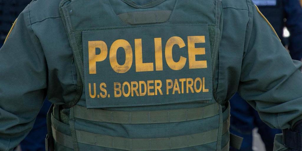 Aumentan casos de personas detenidas y acusadas de tráfico de migrantes en EUA