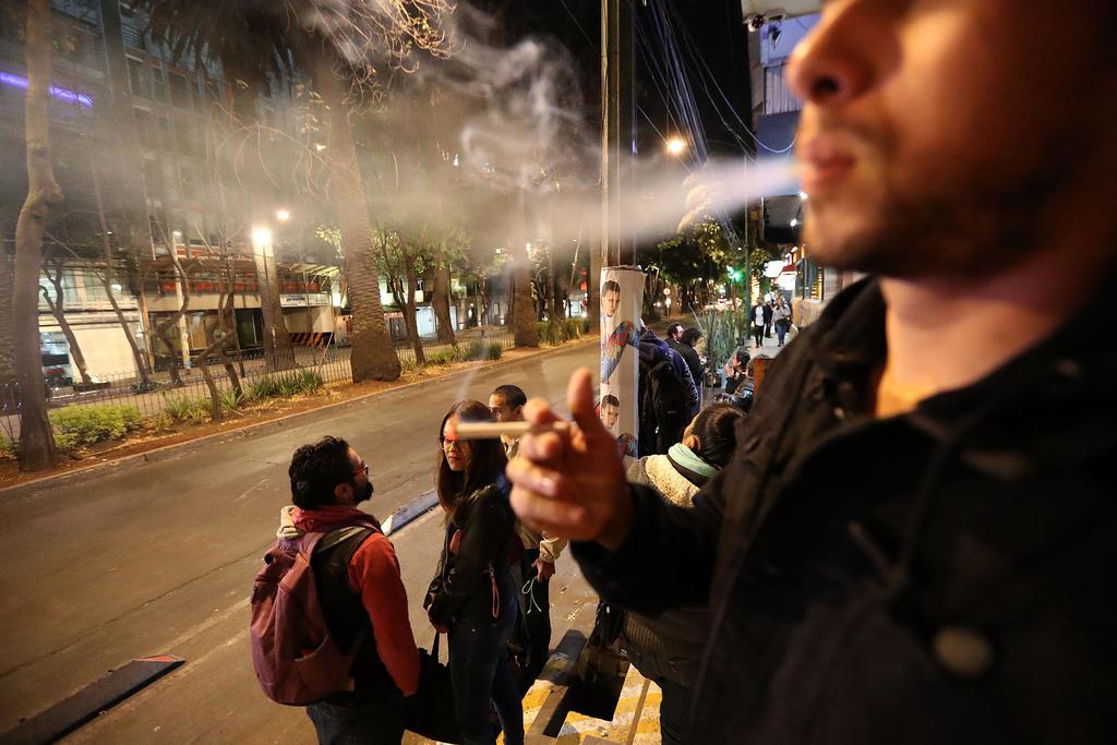 Sube precio de cigarros 8 por ciento en México