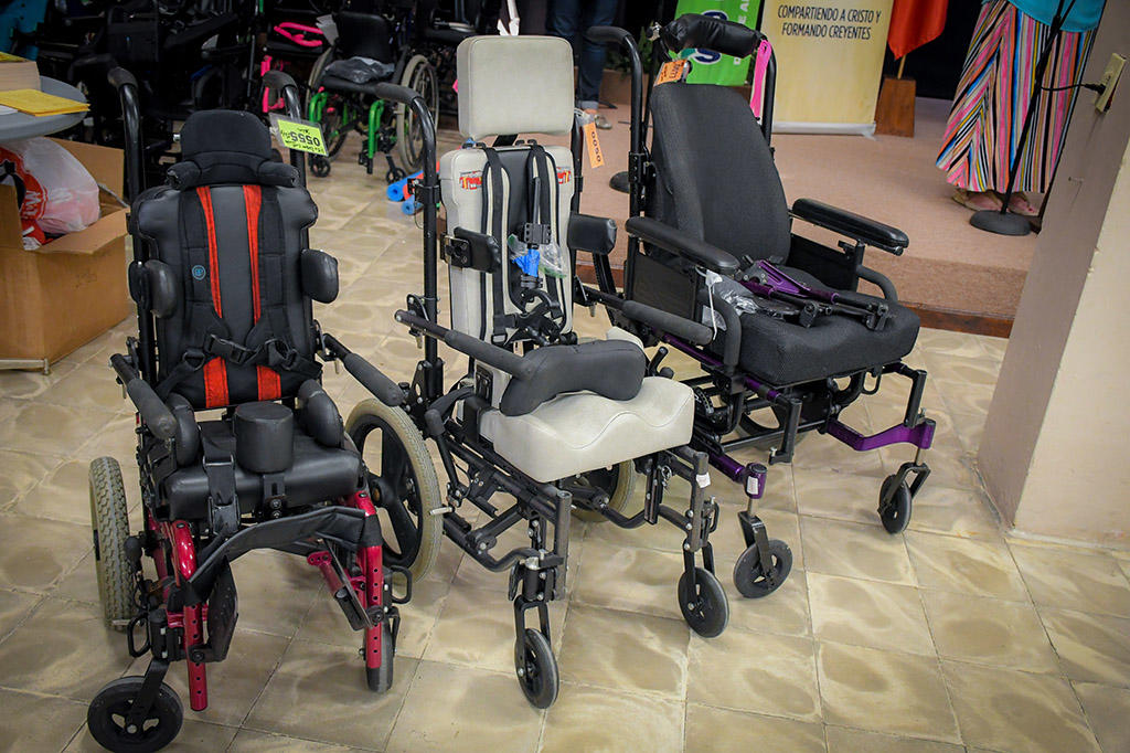 Brigada de salud suma 100 mil sillas de ruedas entregadas en el mundo