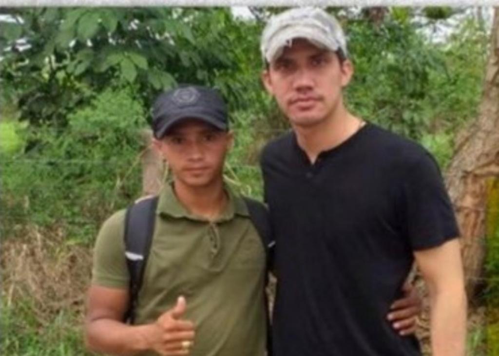Arrestan a criminal que aparece en foto con Guaidó