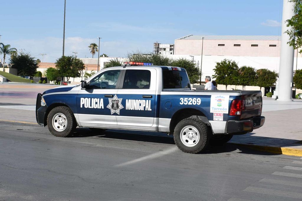 Policía Municipal de Torreón recupera dos autos robados