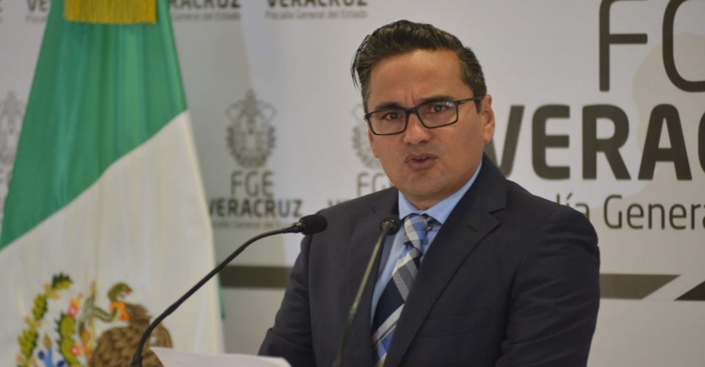 Circula presunta orden de aprehensión contra exfiscal general de Veracruz