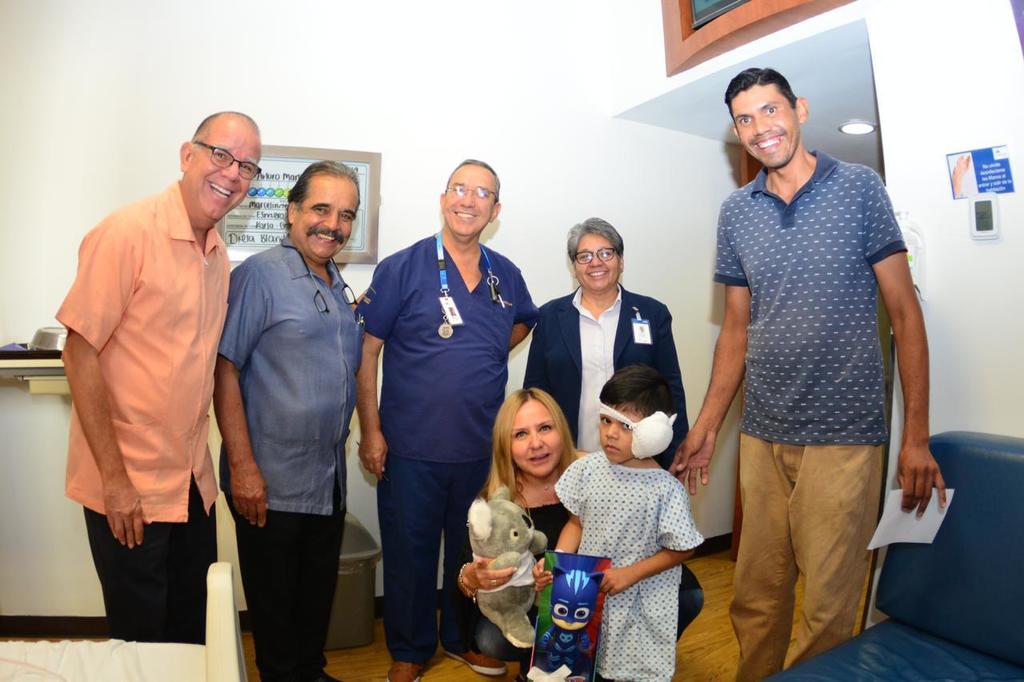 Resultan exitosas cirugías de implantes cocleares en Torreón