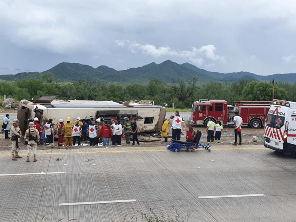 Confirman 6 muertos y 41 heridos por volcadura de autobús en Sonora