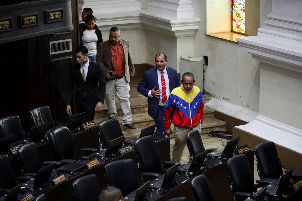 Se reincorpora chavismo al Parlamento venezolano tras dos años de ausencia