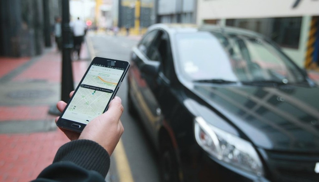Minimiza Uber denuncias contra socios
