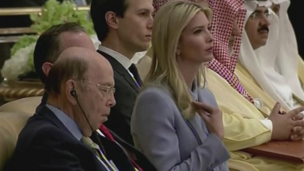 Asesor de Trump se duerme en su discurso ante la ONU