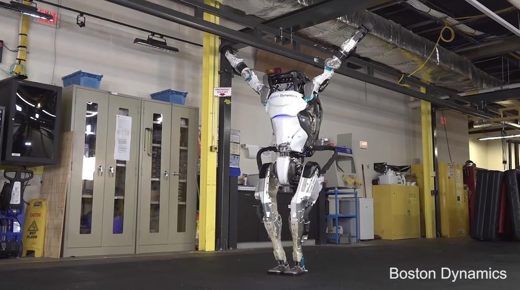 Boston Dynamics lanza su nuevo robot que realiza acrobacias, 'Atlas'