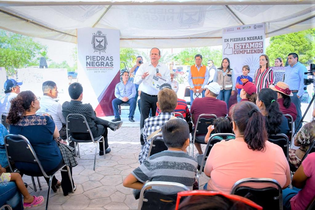 Inician rehabilitación de tres plazas públicas en Piedras Negras