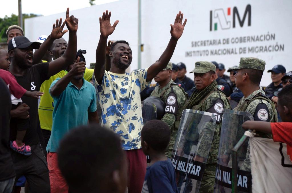 Acusan migrantes africanos al INM de dejarlos en limbo legal