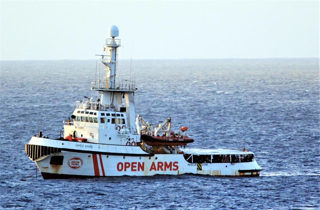 Zarpa Open Arms hacia el Mediterráneo central para salvar a más migrantes