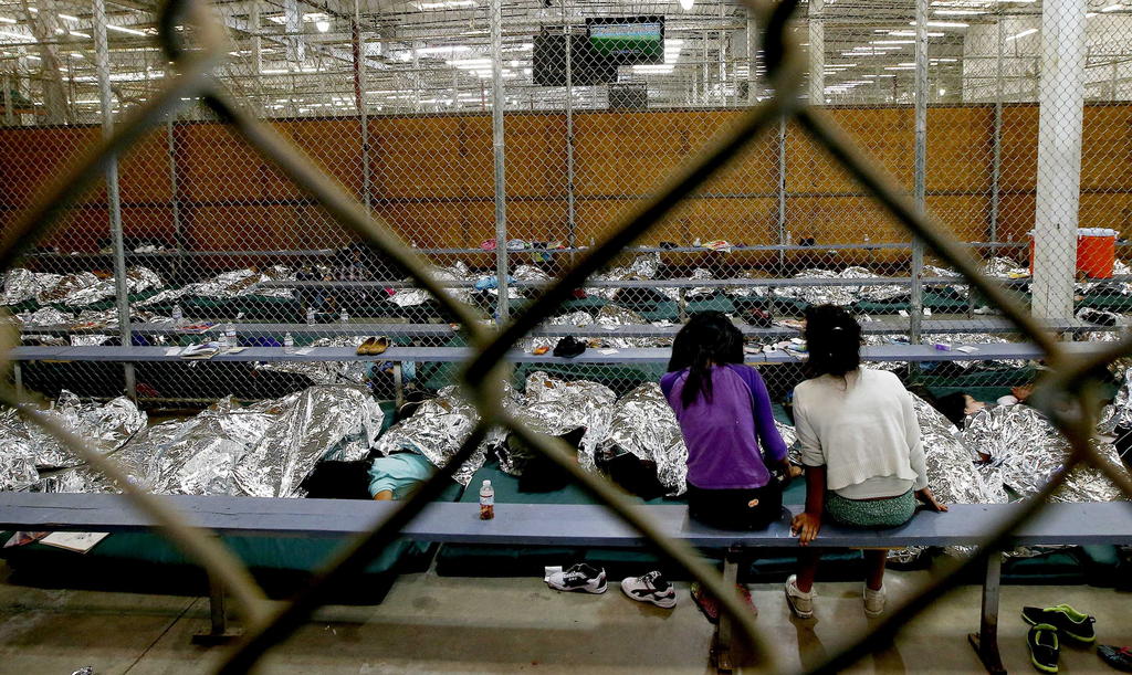 Gobierno de Trump privatiza la detención de niños migrantes