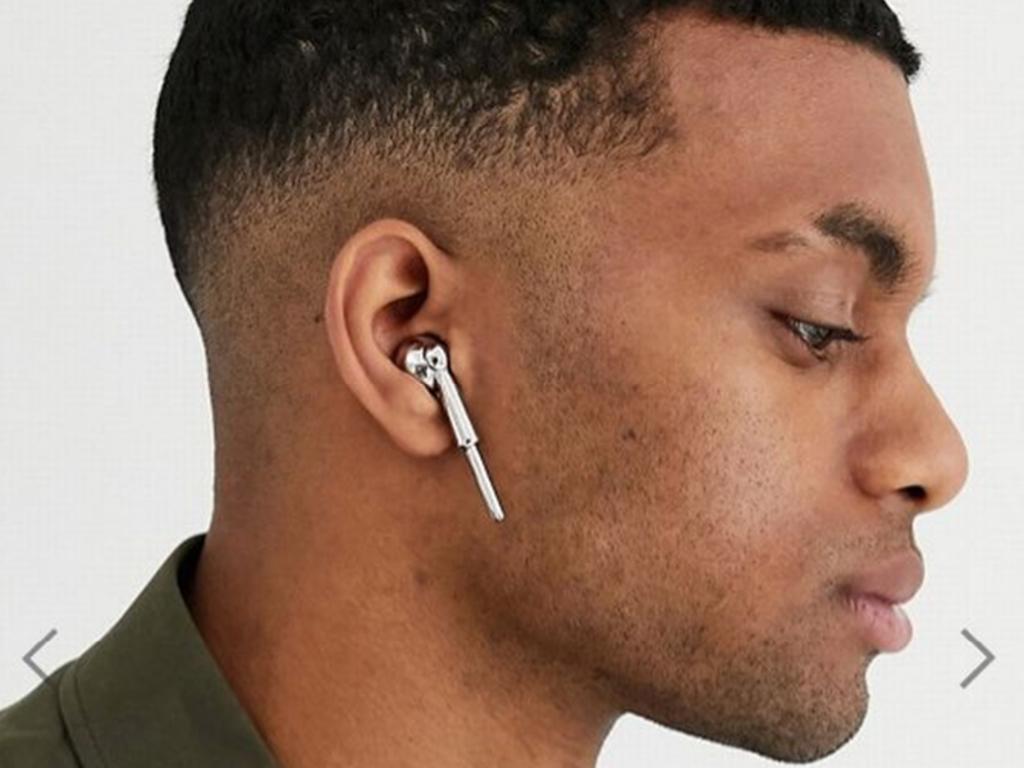 Tienda vende como accesorios auriculares inalámbricos falsos