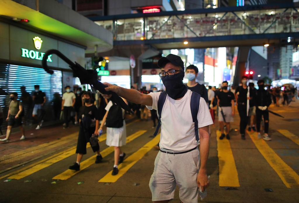 Protestan contra ley antimáscaras en Hong Kong