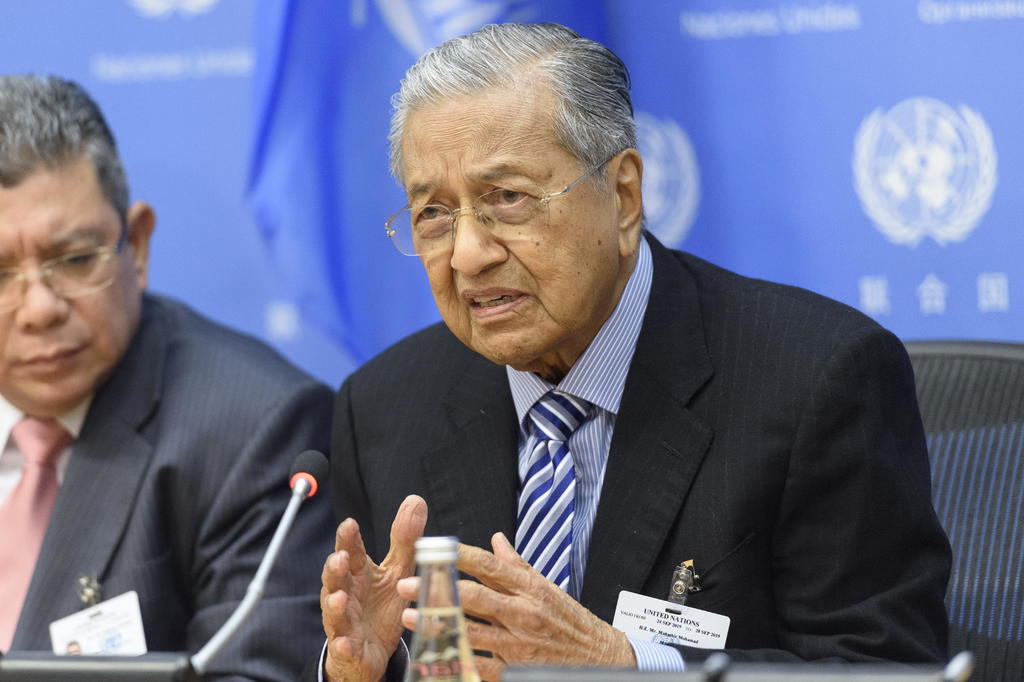Primer ministro de Malasia pide renuncia de gobernadora de Hong Kong