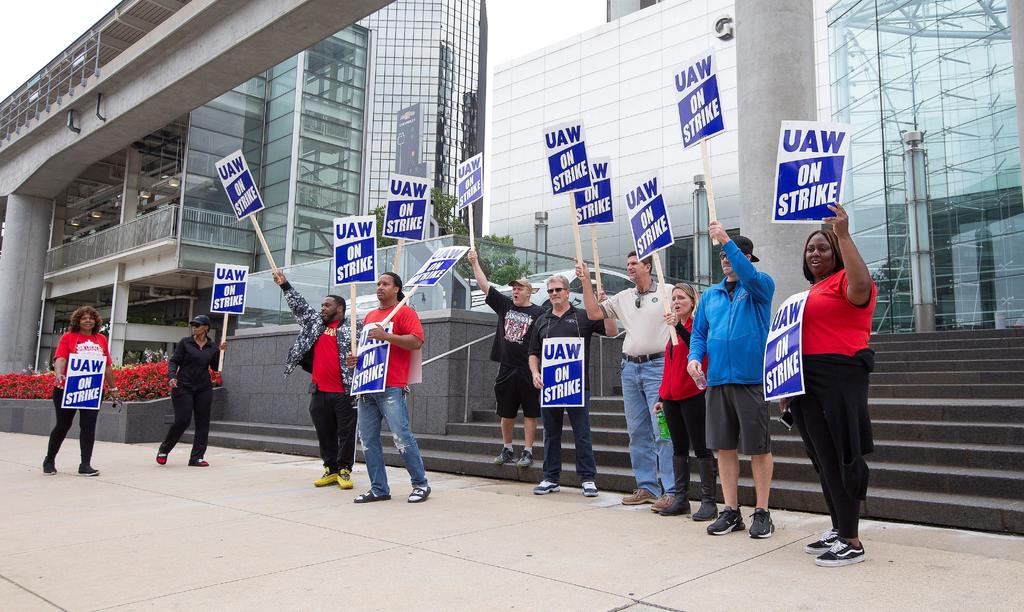Empeora negociación para acabar huelga de General Motors