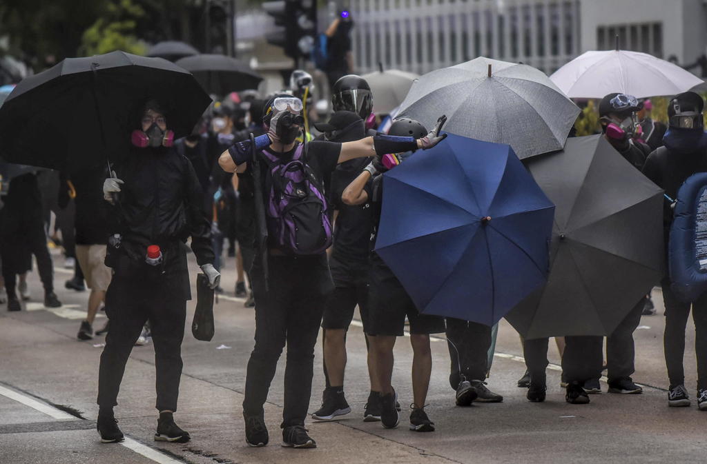 Detienen a más de 70 enmascarados en Hong Kong