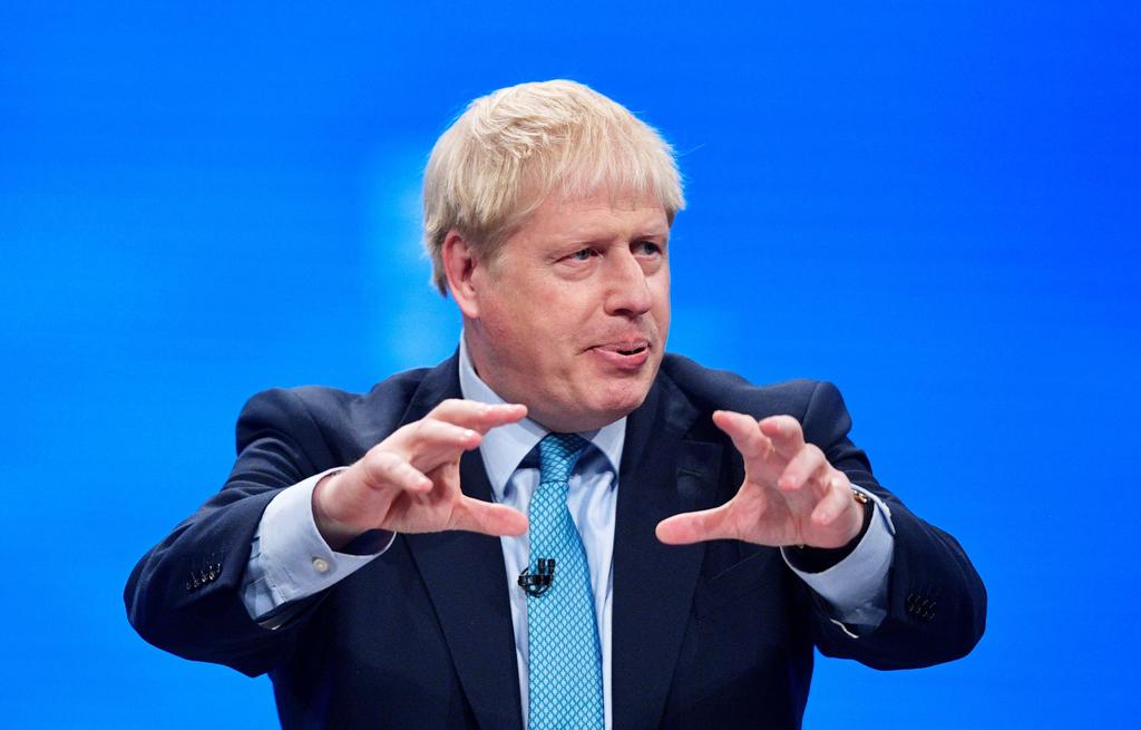 'No hay ni papel para limpiarnos', advierte diputado a Boris Johnson