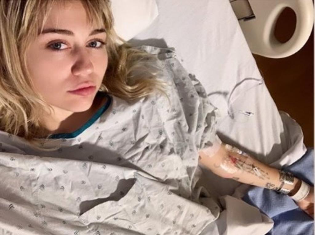Miley Cyrus es hospitalizada y recibe serenata de Cody Simpson