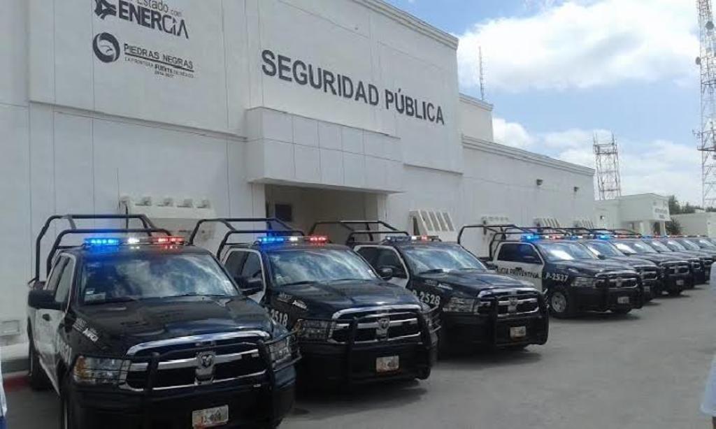 Elemento de policía municipal daña patrulla en Piedras Negras