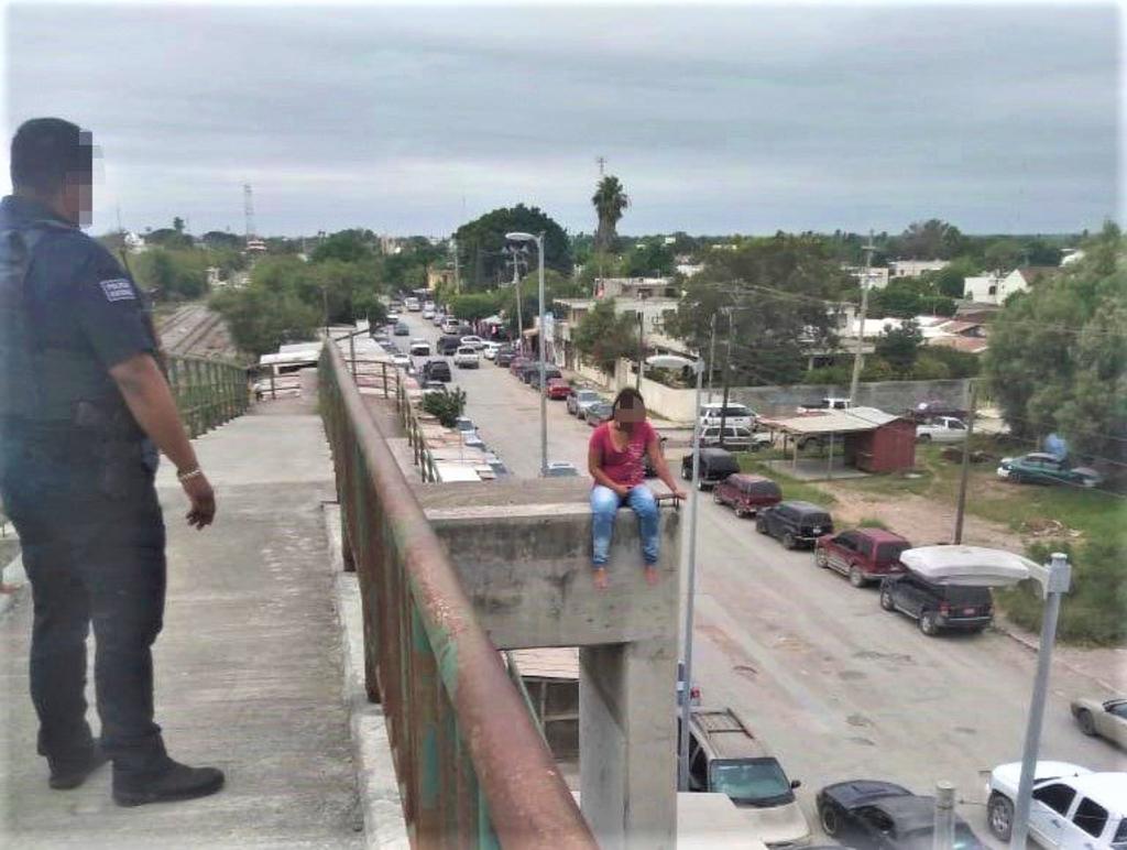 Policías evitan suicidio de una mujer en Tamaulipas