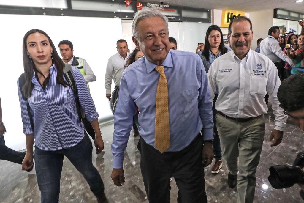 Reciben empresarios y gobernador a Obrador en Aguascalientes