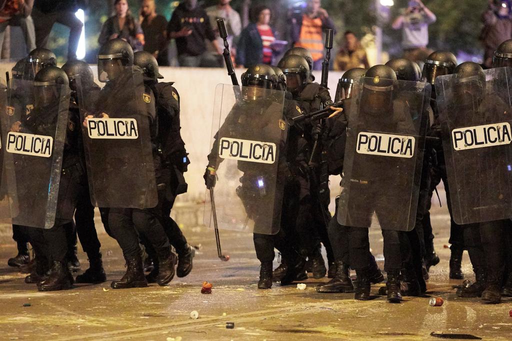 Gobierno español exige al presidente catalán que condene la violencia