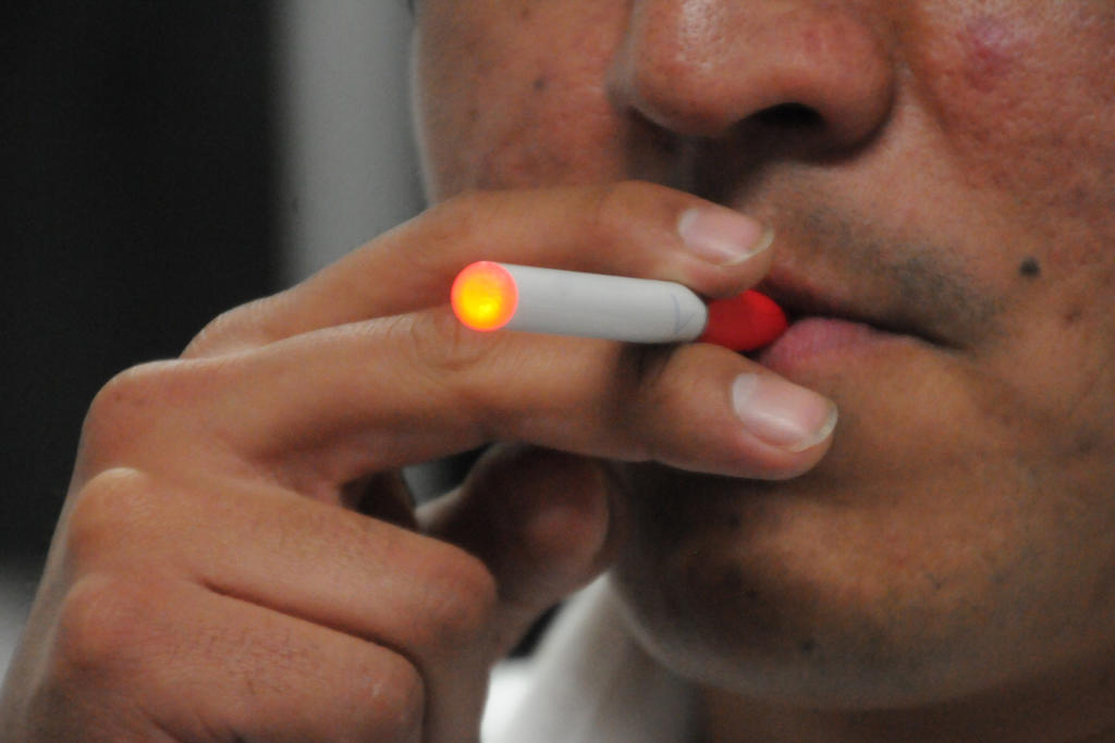 Buscan prohibir cigarros electrónicos en Coahuila