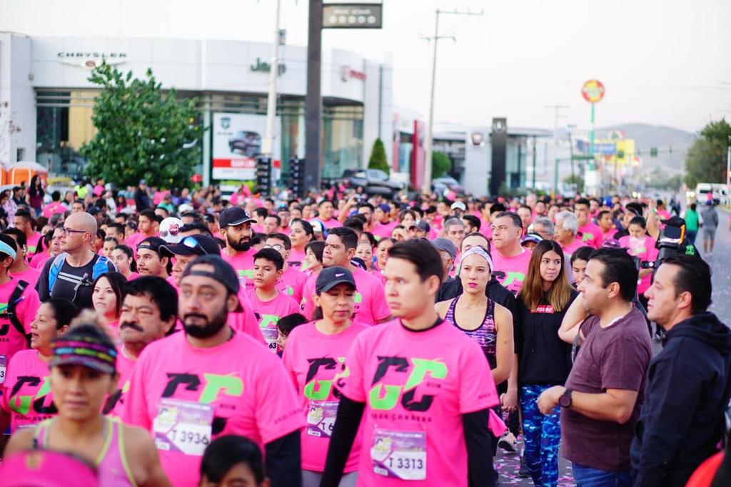 Participan en carrera 'Coahuila Fuerte Contra el Cáncer' en Torreón