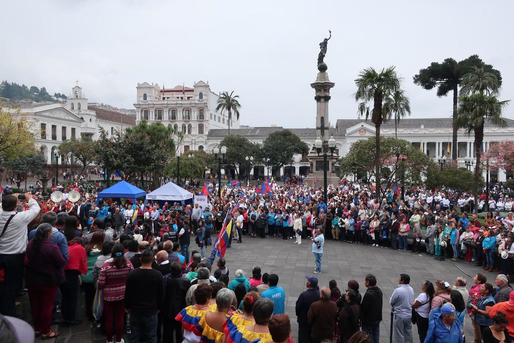 Toman ciudadanos calles para no olvidar a los 'caídos' en Ecuador