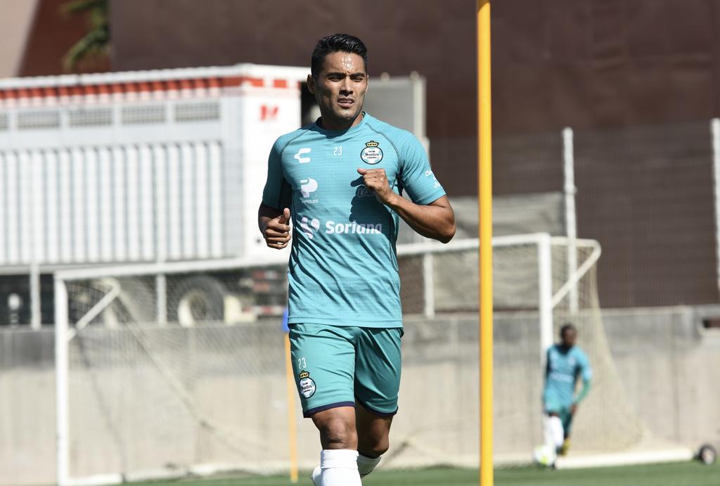 Santos Laguna informa sobre lesión del 'Gallito' Vázquez