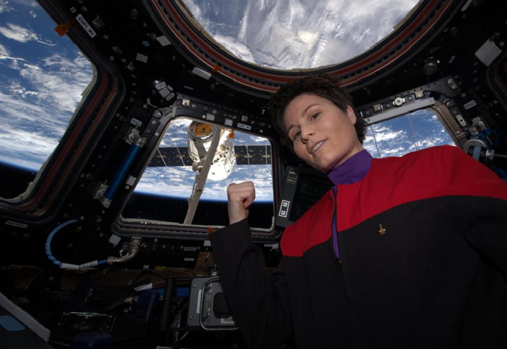 Astronauta con uniforme de Star Trek se hace de nuevo viral
