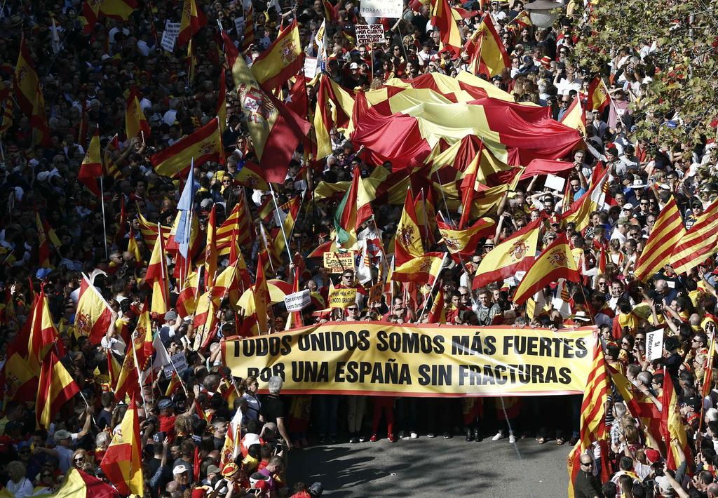 Miles piden la unidad en España