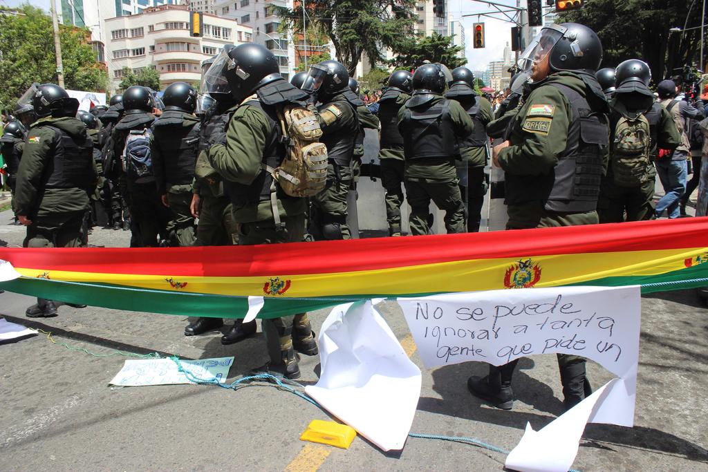 Inicia Bolivia la semana con bloqueos y protestas