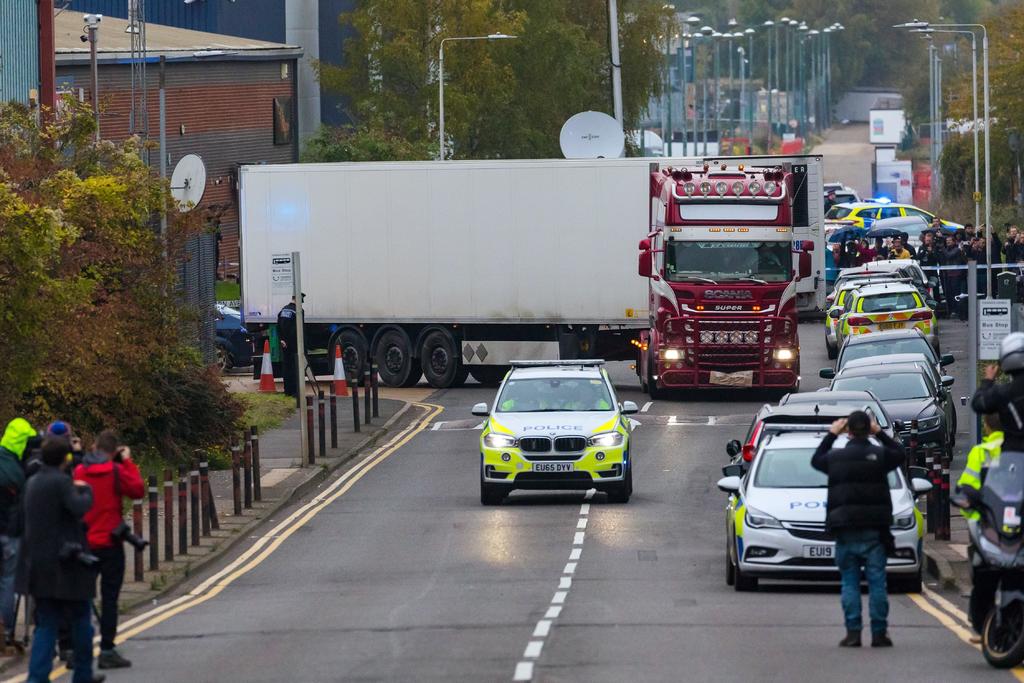 Buscan a más sospechosos por camión con 39 cadáveres en Reino Unido