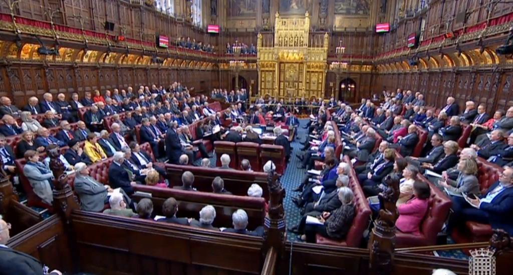 Cámara de los Lores respalda adelanto electoral en el Reino Unido
